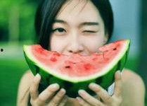 娱乐吃瓜短视频怎么做,轻松掌握热门话题的秘诀