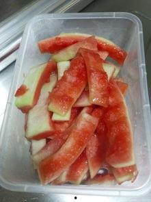 娱乐吃瓜酱西瓜,揭秘娱乐圈那些鲜为人知的瓜皮故事